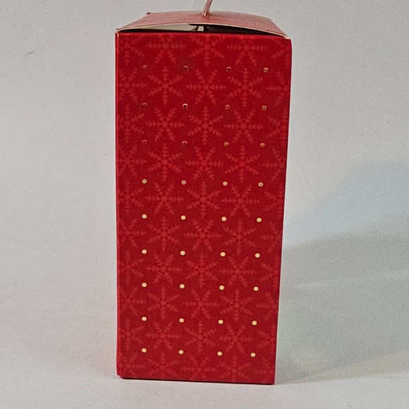 Hallmark 2019 Porcelain Wedding Cake Christmas Tree Ornament Festive Keepsake - Picture 5 of 6